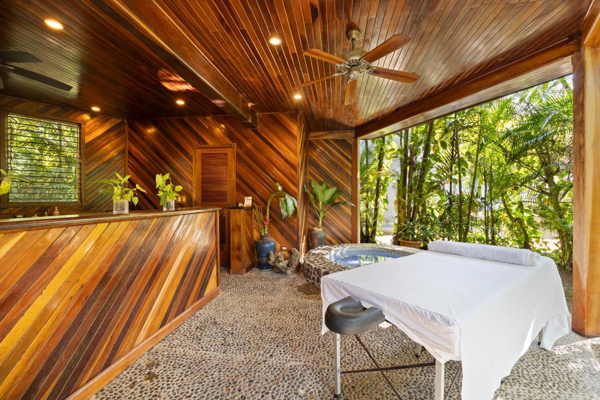 Tambor Tropical Beach Resort- Adults Only Exteriör bild